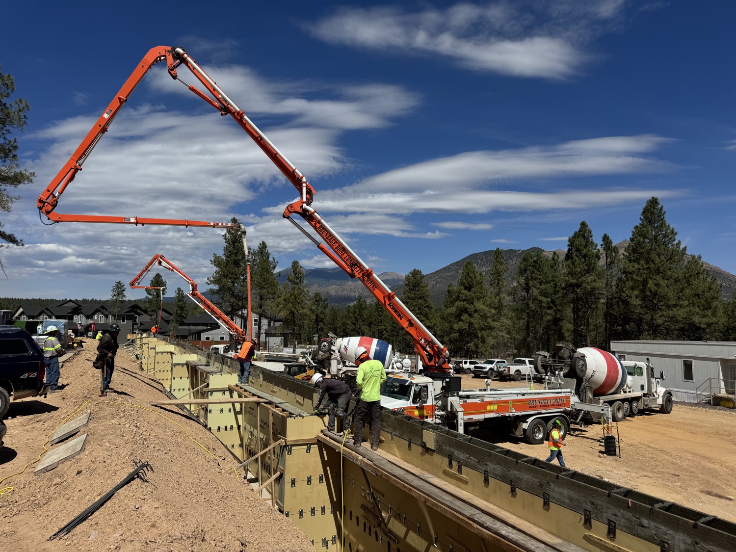 Concrete pump pour on stem walls